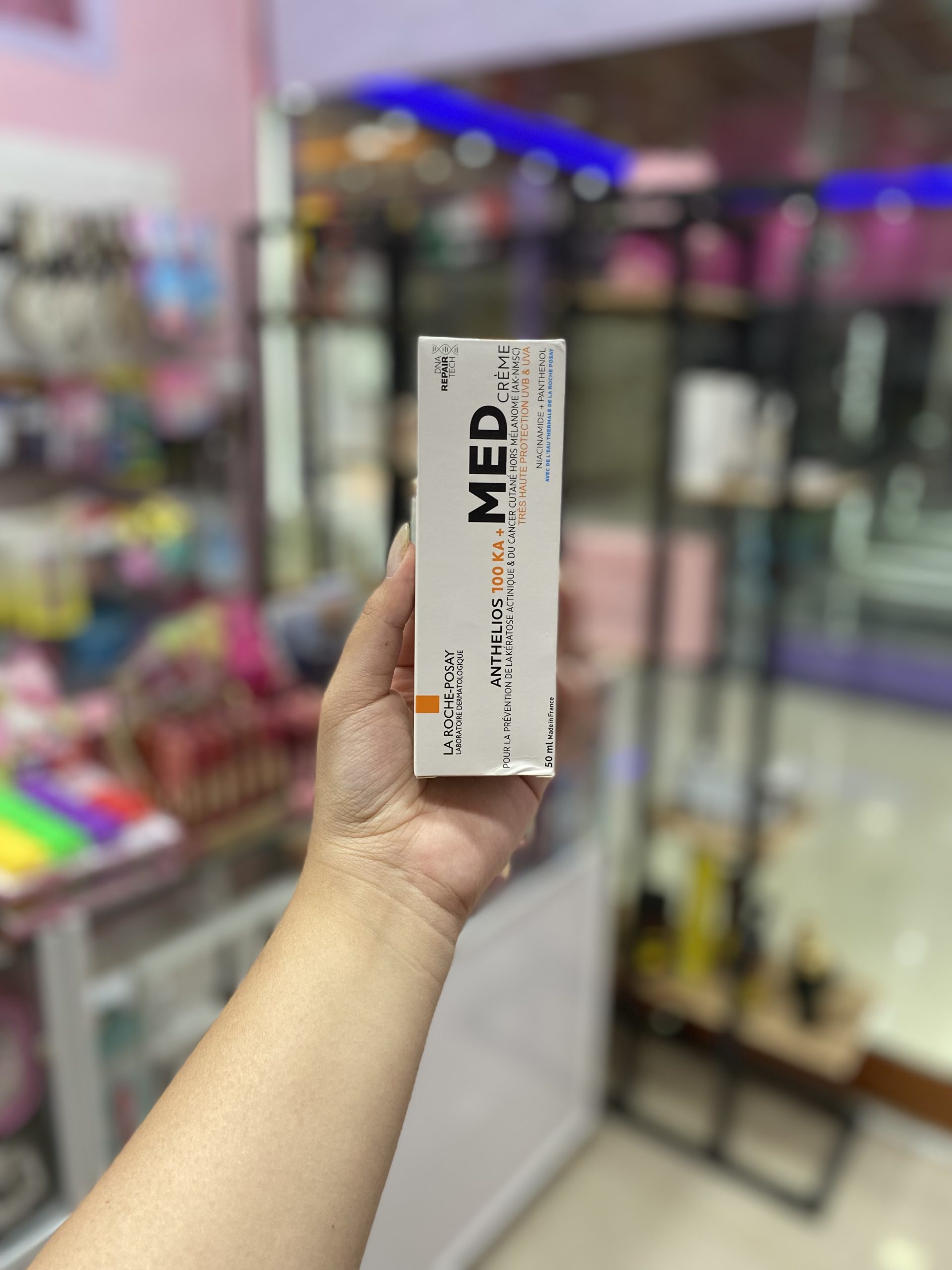 ضد آفتاب بیرنگ لاروش پوزای آنتلیوس SPF 100 - Image 2