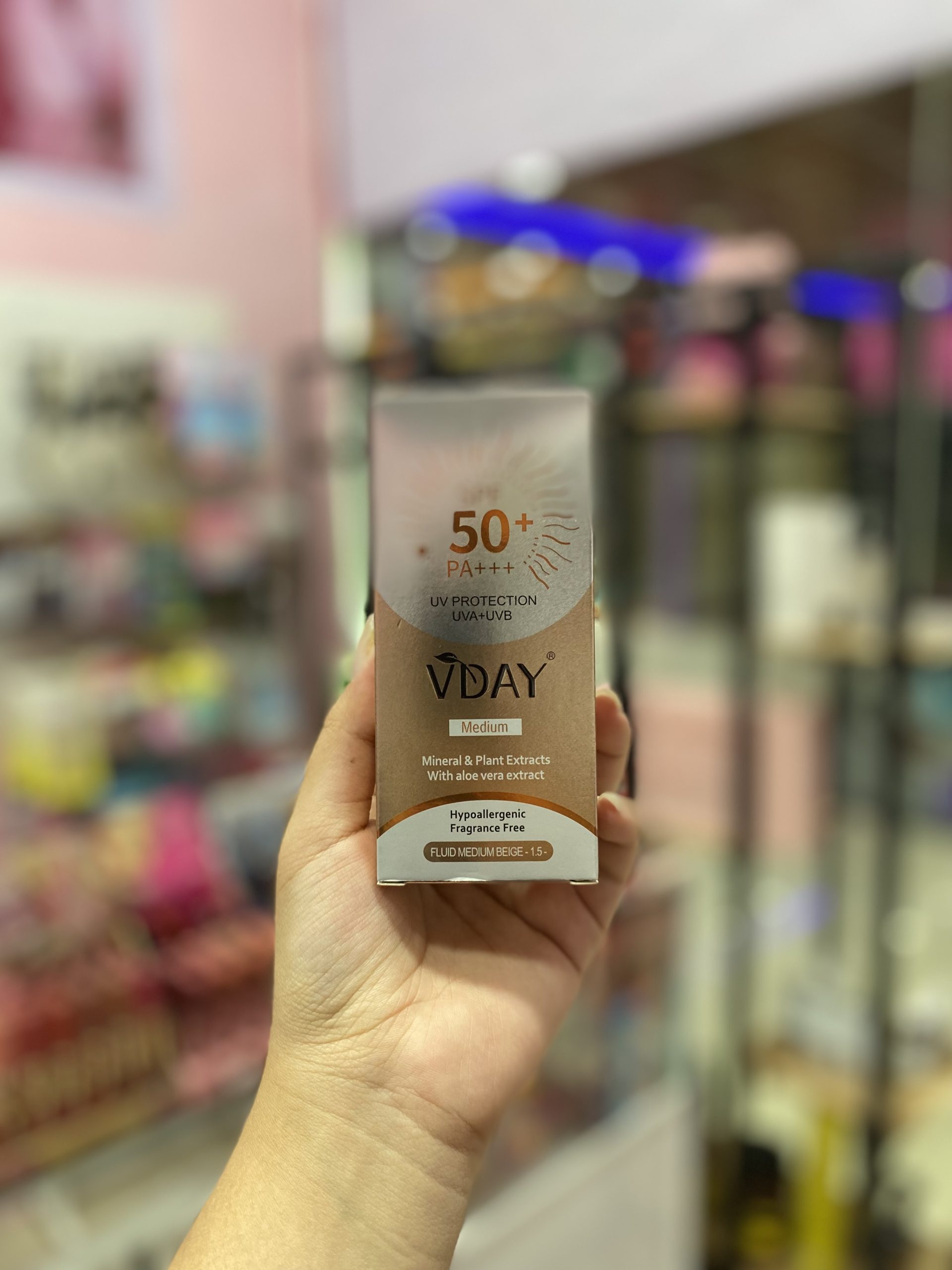 ضد آفتاب رنگی VDAY SPF50 مدل Medium - Image 2